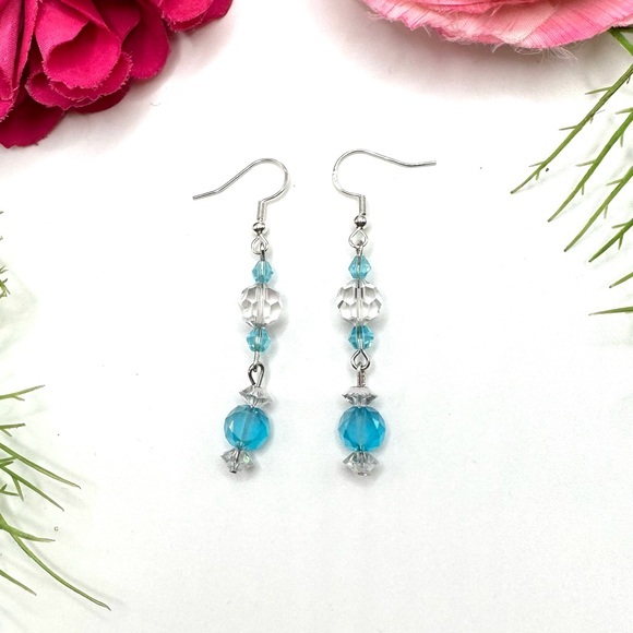 NEW⚜️Teal Blue & Silver Crystal Beaded Earrings - Picture 1 of 5